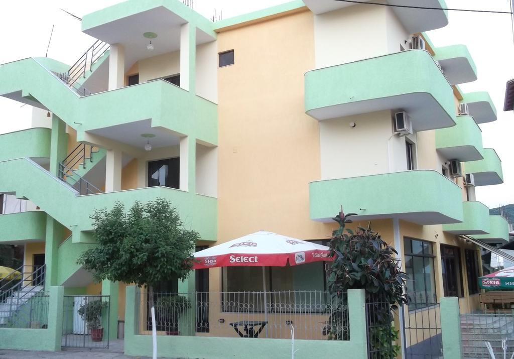 Tani'S Guesthouse Ksamil Exterior foto